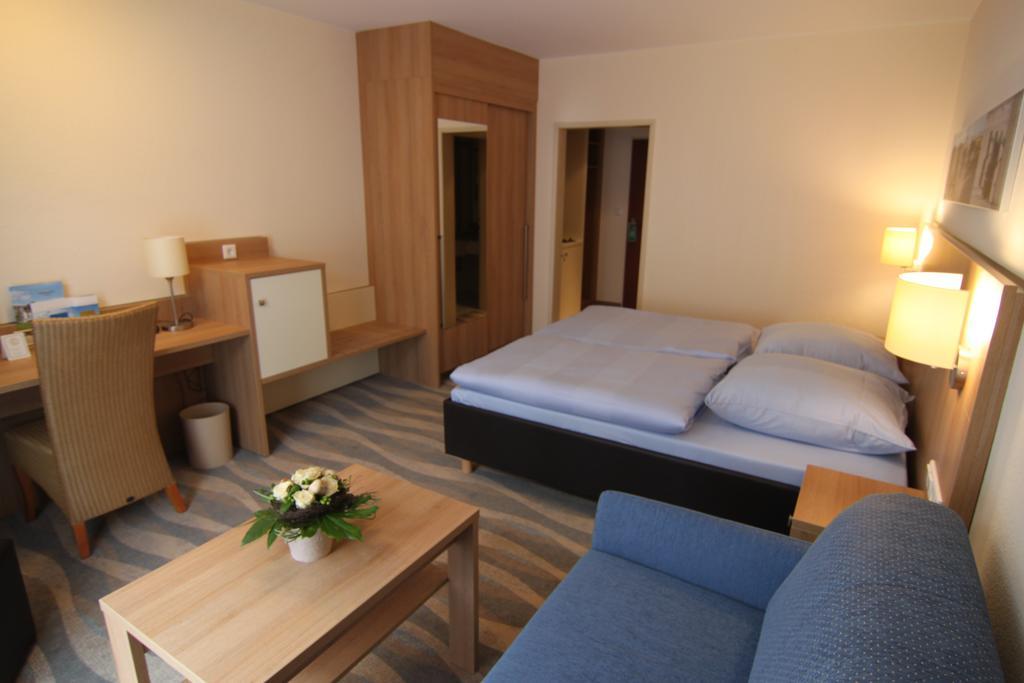 Inselhotel Bruns ノルダーナイ エクステリア 写真
